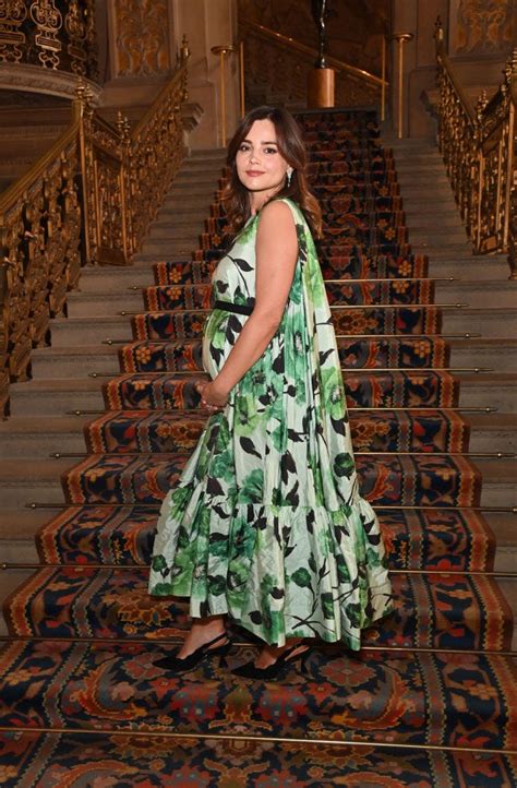 Jenna Coleman shares topless photo showing off gorgeous baby。